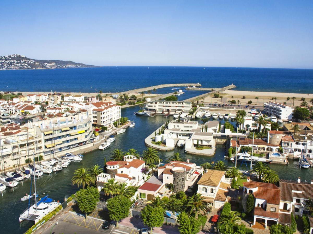 Holiday Home Requesens Canal Empuriabrava Exteriör bild