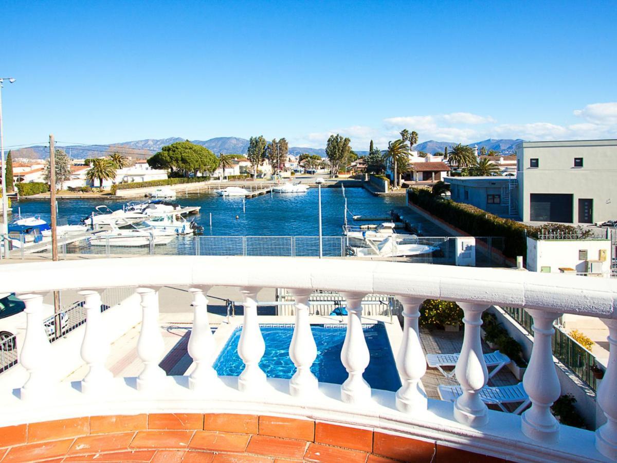 Holiday Home Requesens Canal Empuriabrava Exteriör bild